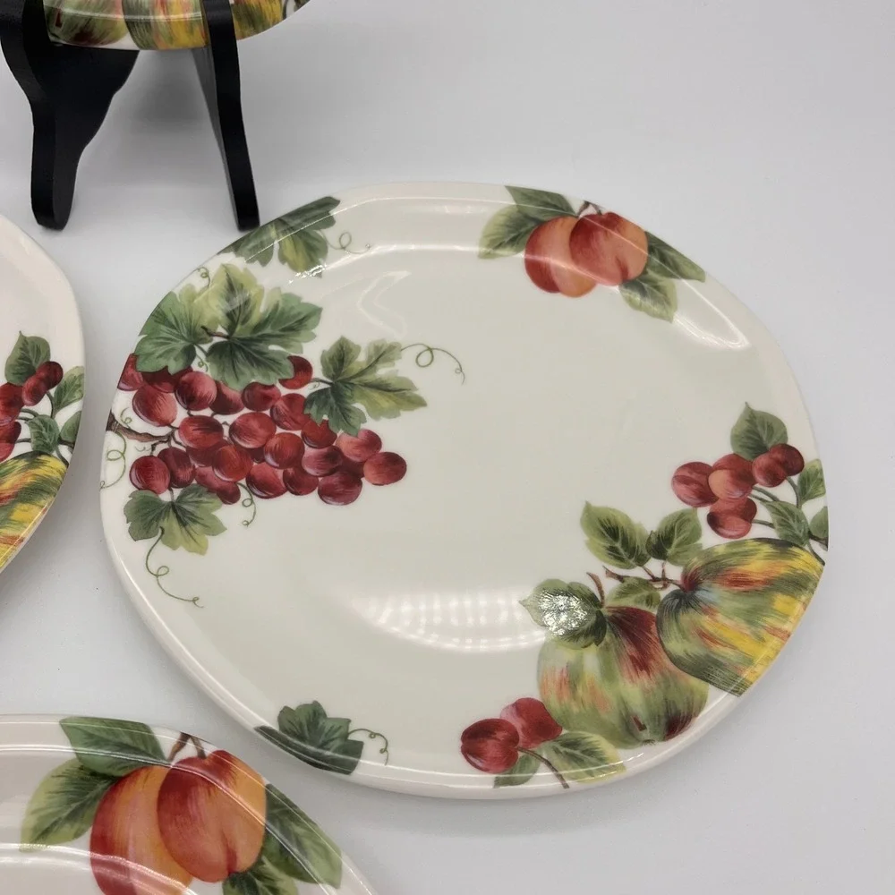 Royal Doulton Everyday Vintage Grape Salad Plates Set of 4 Fruit Fine China 8.25